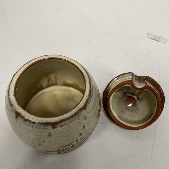 Frankoma Pottery FLAWED Desert Gold Lidded Bee Hive Honey Pot #803 - Picture 6 of 7